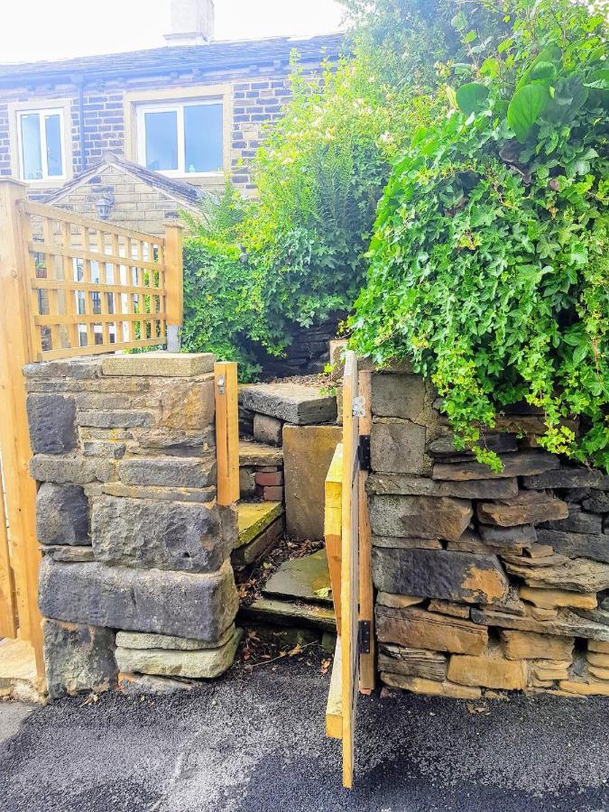 Plough Cottage 1830'S Miners Cottage 哈利法克斯 外观 照片